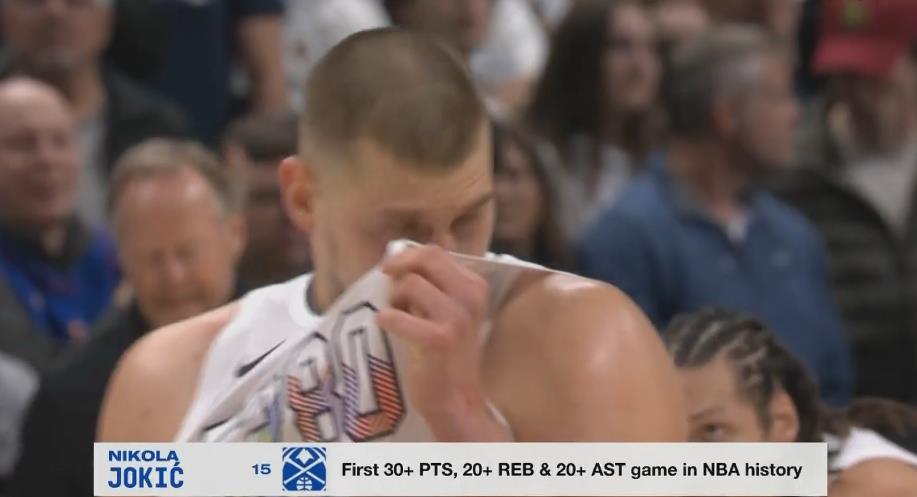 你貸款？轉播方字幕：約基奇30+20+20！NBA歷史首人！