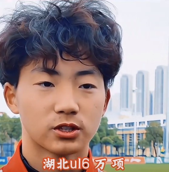 萬項談全運會吊射破門：發(fā)現(xiàn)門將站位不是很好，就很自信的射門