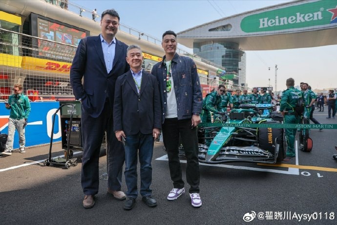 聯(lián)動F1！翟曉川曬與姚明、阿隆索、范志毅、周冠宇等的合照