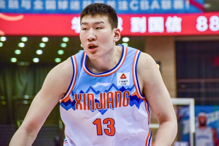 拼搶積極但手感不佳！李炎哲半場8中2&罰球6中4拿8分 搶4個前場板