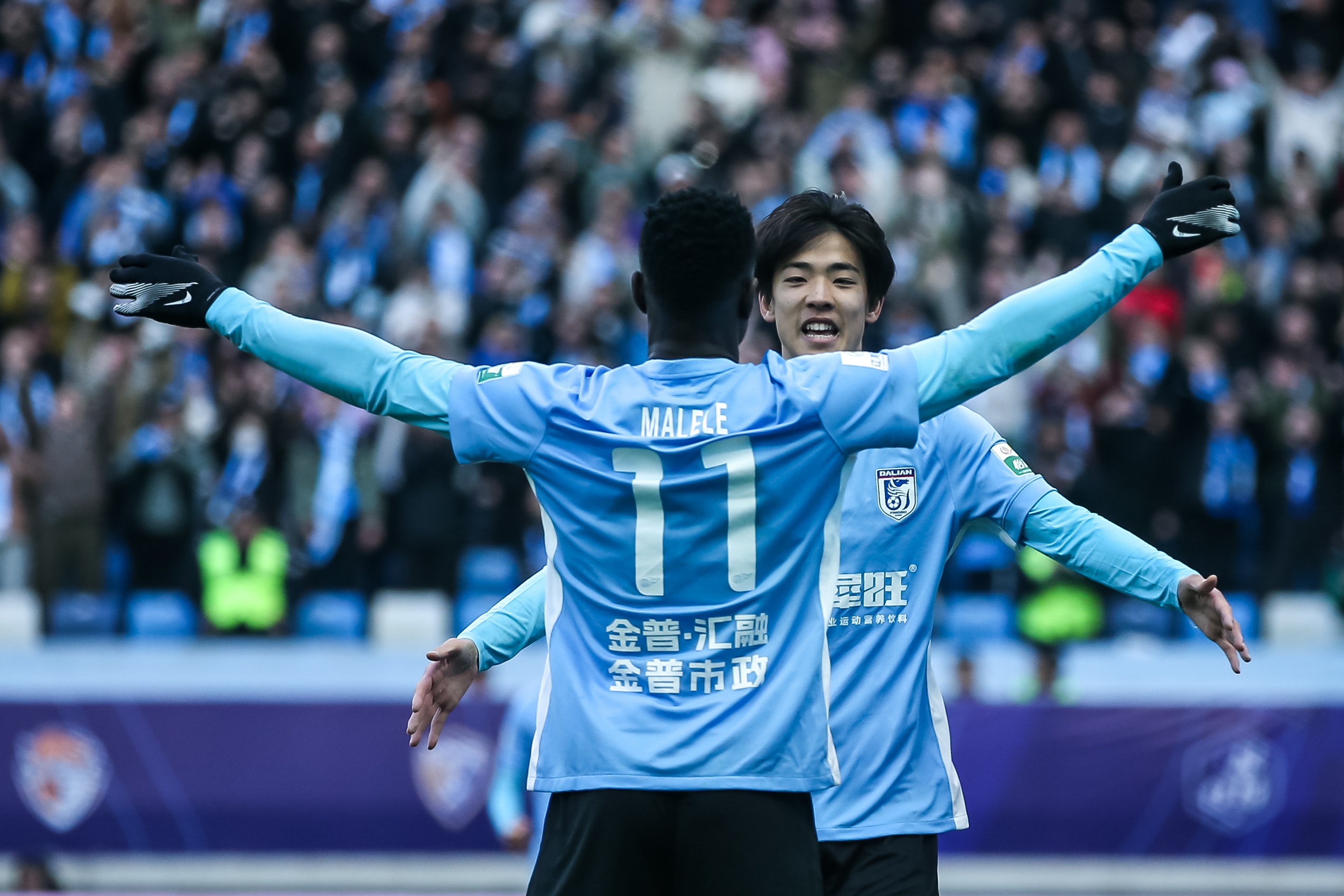 青春風(fēng)暴刮起來(lái)！19歲朱鵬宇&18歲王鈺棟處子球 19歲李新翔1射2傳